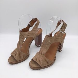 NWOT Sarto Franco Sarto leather sandal. Taupe Tan